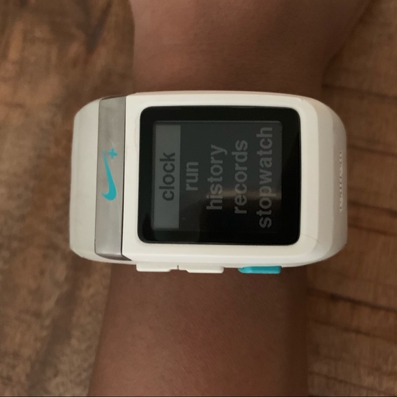 Nike+ Running Watch with GPS - Picture 6 of 12